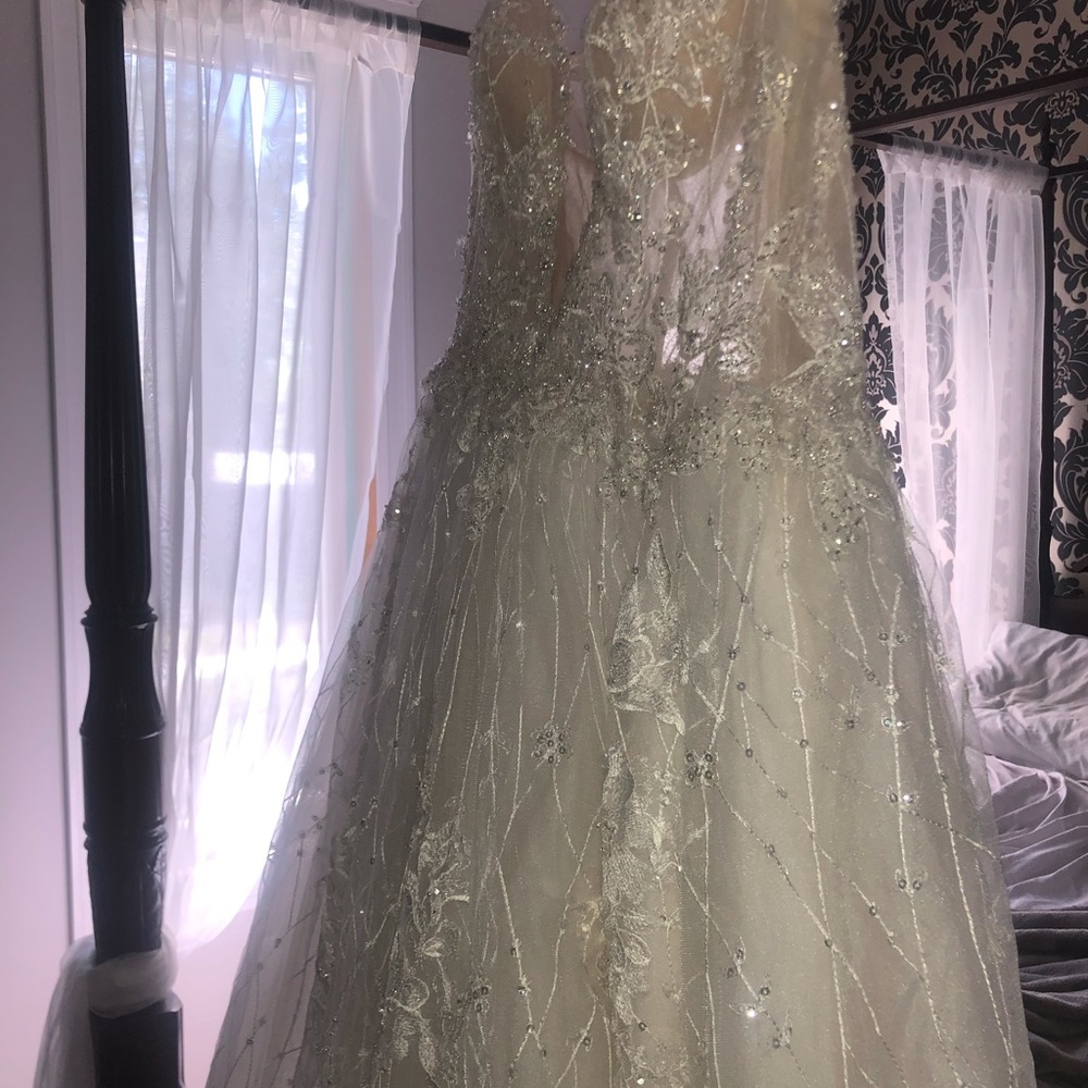 Bridal Dress - Picture 5 of 7